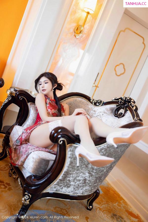 綺裡嘉 绮里嘉 [XiuRen]高清写真图 2024.11.29 No.9529 绮里嘉ula 丝袜美腿第11张图片